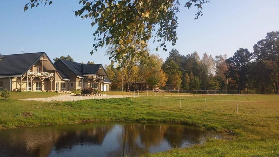 Villa Cheval Аукштадваріс Екстер'єр фото